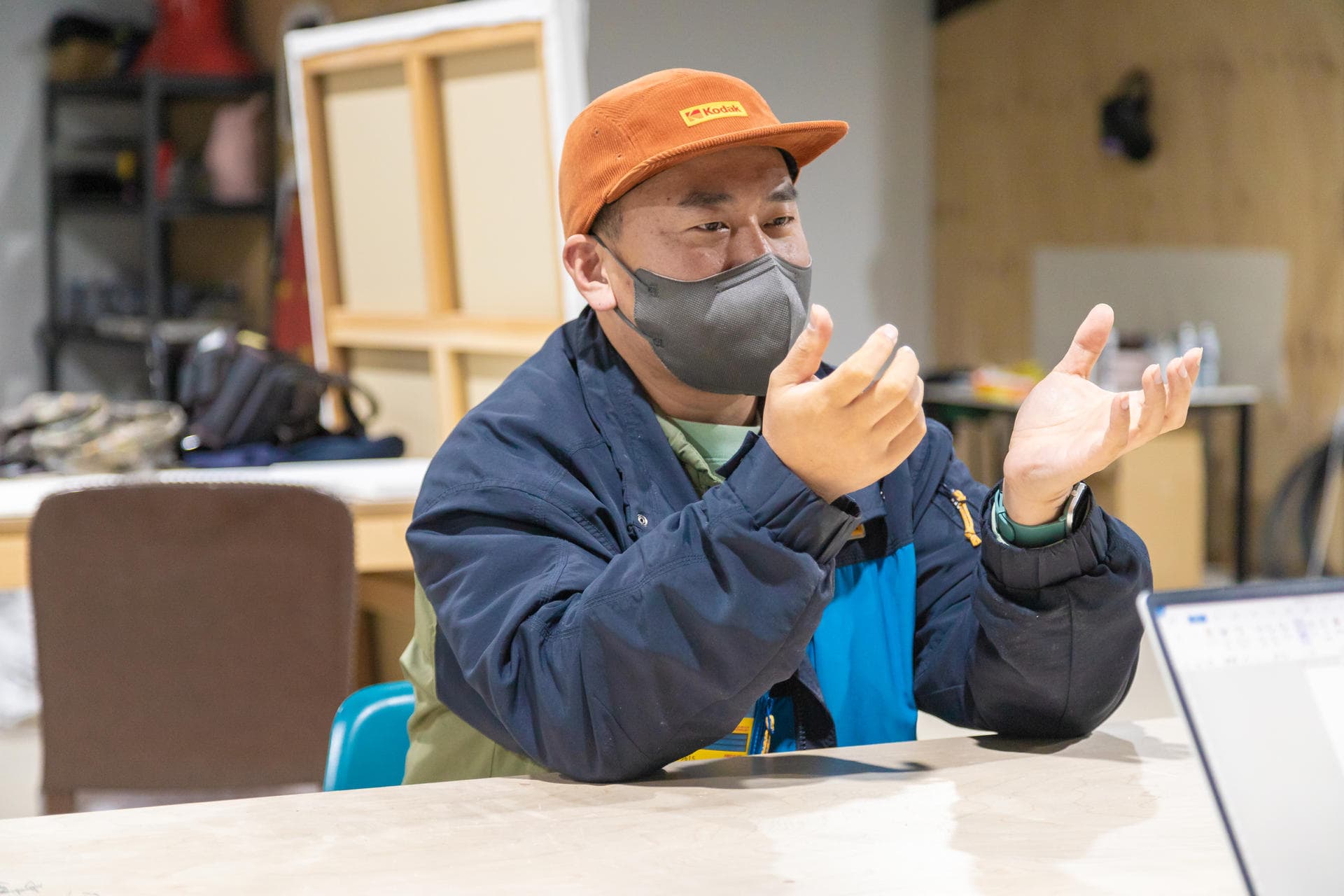 [예술가의 사무실 : Work & Art 작가 인터뷰] '찰나와 영겁 사이의 사람을 담는다' 코리아 이미지 김요한 작가 